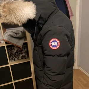 Canada goose jacka  - Canada goose jacka modell: Langford parka herr helt ny fräsch Nypris: 9900 mitt pris 4200
