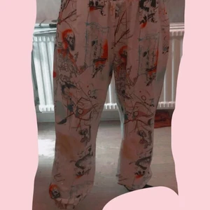 SHEIN  - Har använt den flera gånger men den är inte förstörd 