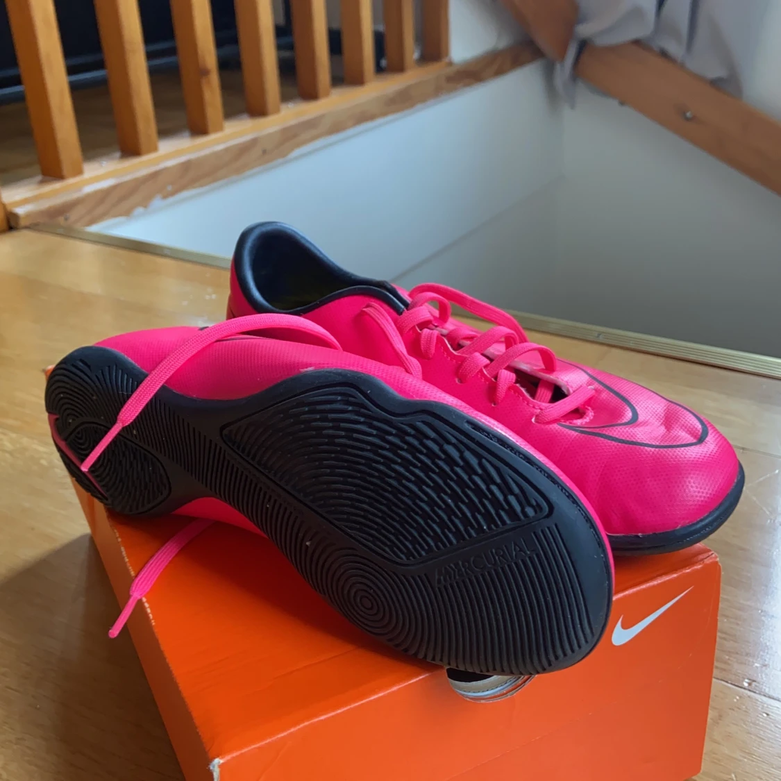 Inomhus fotbollsskor Strl 37.5 - 91