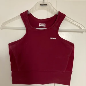 Stronger topp träning  - Fint skick , storlek S 