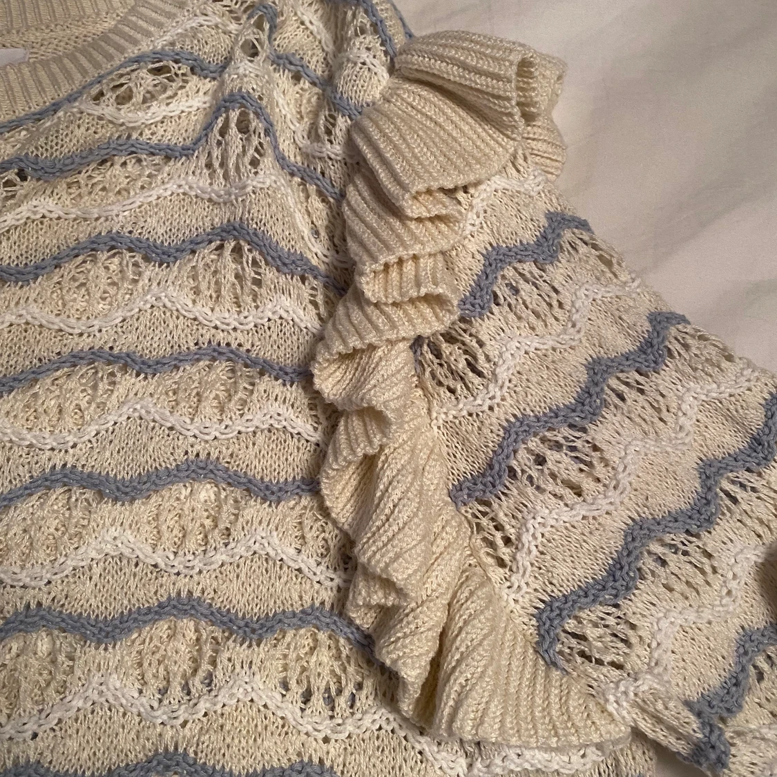 Zara tröja med volanger  - 91