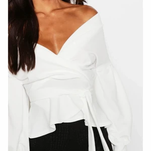 Vit Topp - Vit topp strl 34/36 säljes