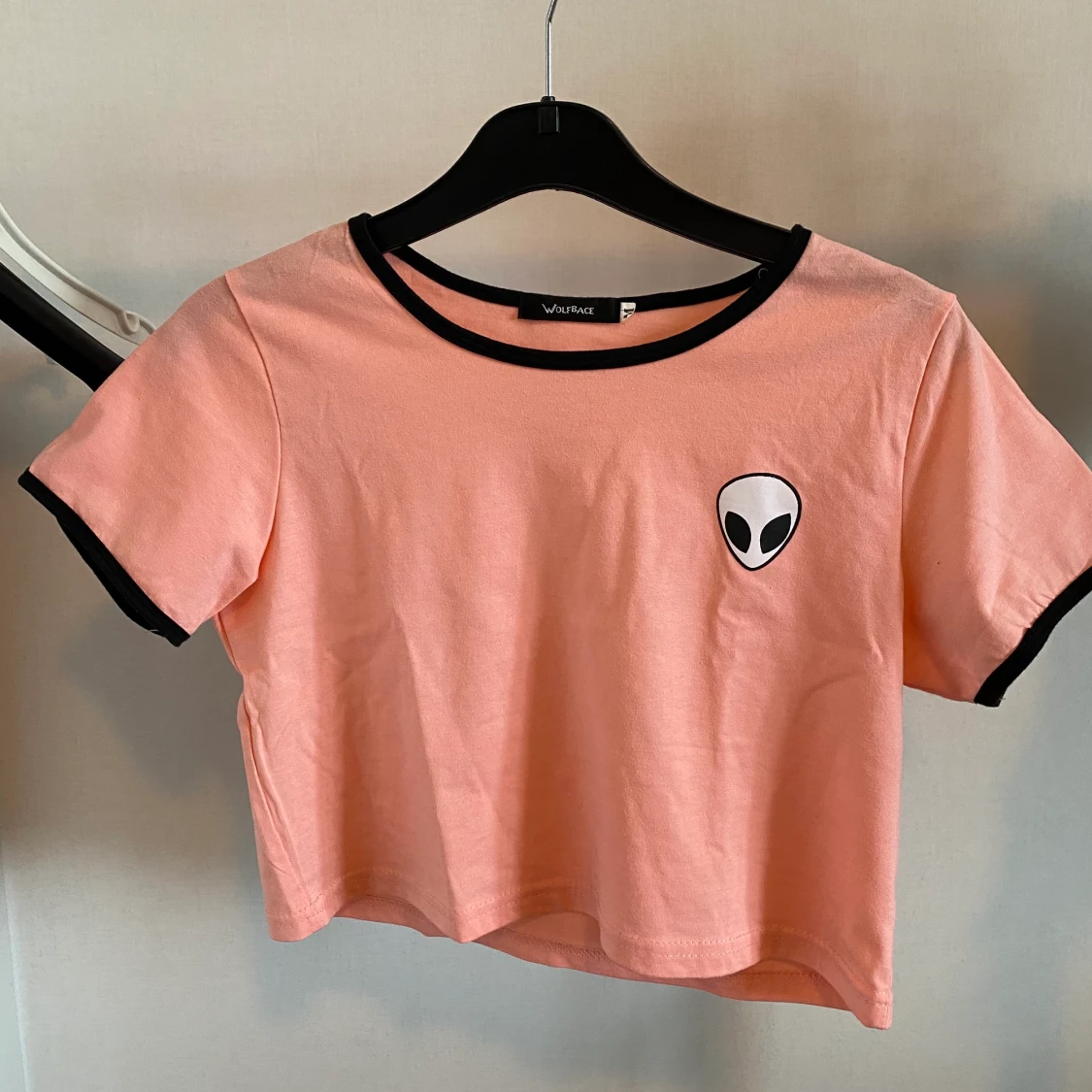 Rosa crop top med alien - 90