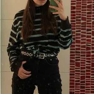 Sweater - Säljer denna coola sweater från Collusion! Hör av dig vid frågor ☺️