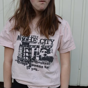 Ball rosa tröja  - Ball rosa tröja med tryck. Bra skick 