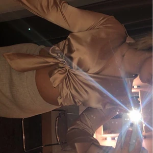 Blus  - En super fin rosa blus från chiquelle, aldrig använd 