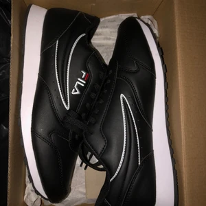 Fila skor svart, storlek 41 - Helt oanvänd och ny