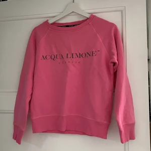 rosa aqua limone - säljer då den inte kommer till användning, nyskick, xxs men passar dig som är xs/s. 