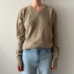 Ralph Lauren - Stickad v-ringad tröja, strl L. Köparen står för frakt