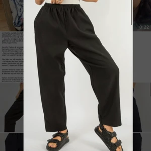 Svarta kostymbyxor ish - Säljer mina assöta svarta kostymbyxor från northworkshop :)