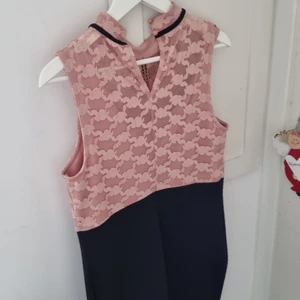 Klänning  - Oanvänd.Strl 40/42, köpt ifrån bonprix. Frakt ligger runt 50kr💕