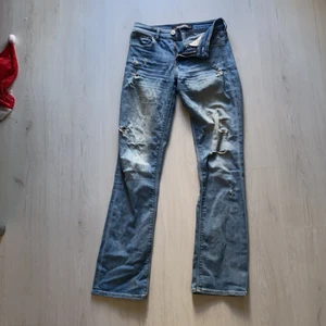 Voit katt jenas - Säljer dessa snygga bott katt jenas i storlek 34. Väldigt snygga och man kan ha vad som helst till. Frakt går att lösas om du inte kan mötas upp