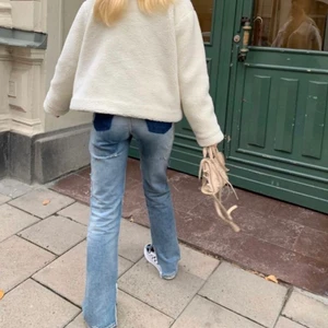 Acne jeans - Säljer dessa as snygga & trendiga jeans ifrån Acne i storlek 27/32🤍, byxorna kostade 3200kr, ❣️högsta bud vinner, buda ifrån 700kr med 100kr mellan varje bud❣️