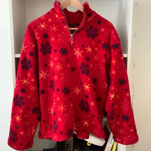 Fleece strl 164 - Mysig fleece köpt second hand i storlek 164 (motsvarar XS-S) ❣️