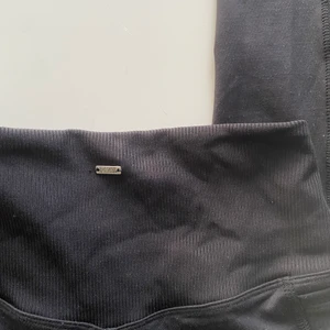 PINK träningstights  - Mina coola PINK träningstights som jag inte använt på flera år. 