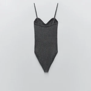 Grå ribbad body - Grå ribbad body från Zara 
