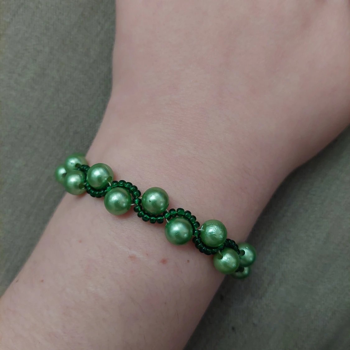 Handgjort pärlarmband - 90