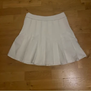 Tenniskjol - Superfin tenniskjol endast provad 💫