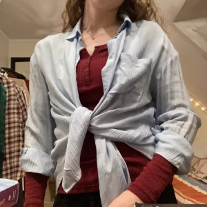 Tunn skjorta - Tunn skön skjorta, funkar både på stranden och som vardags-skjorta!!🤠