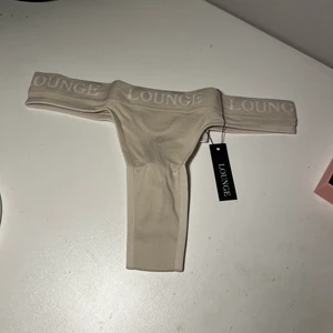 Lounge string  - 2 par lounge trosor i färgen havre säljer för 80kr styck + 13kr frakt 
