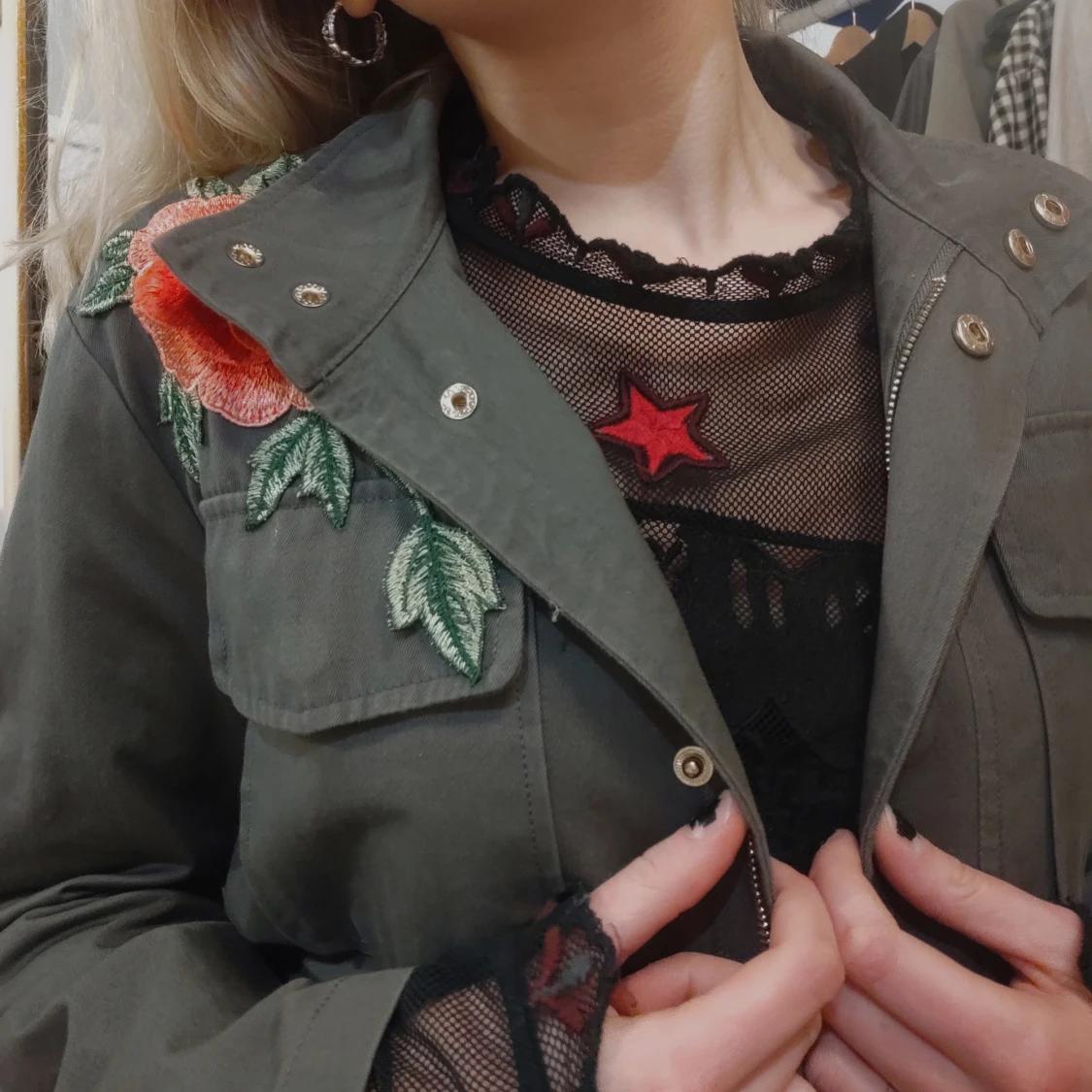 Militärjacka med rosor - 91