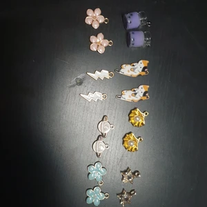 Lite random berlocker  - Lite random berlocker för 2 kr st 