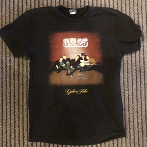 T-shirt  - T-shirt med tryck! Storlek S och den sitter som en s. Köparen står för frakten. Kontakta via intresse eller frågor 