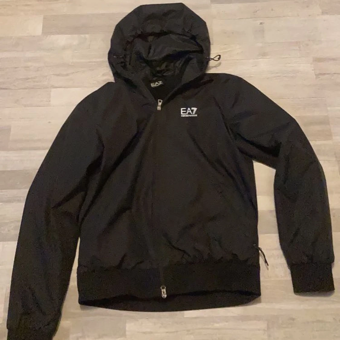Ea7 jacka