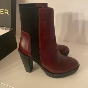 Som ny  oxblood färg