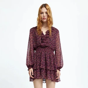 Trendig mönstrad zaraklänning - Jag säljer denna snygga trendiga zaraklänning då jag inte gillar hur den passar! Helt oanvänd med prislappen kvar. Skriv priv för mer bilder💓