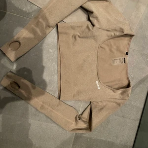 Ohpolly träningstopp - Helt ny! Färg-beige