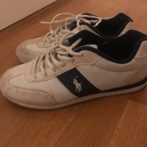 Fina polo sneakers  - Polo skor i storlek 38