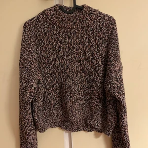 ALLSAINTS tröja  - Mycket vacker tröja, ser lös ut på kroppen. Tillverkad i England