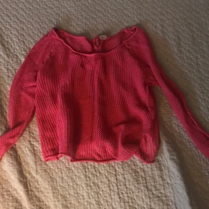 Rosa See thru magtröja  - Man ser helt igenom, inga fläck. 