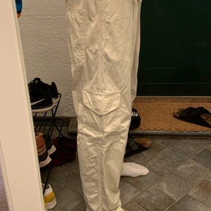 Sweet sktbs byxor - Plagget är använt en gång, passar bra för den som är ca 180