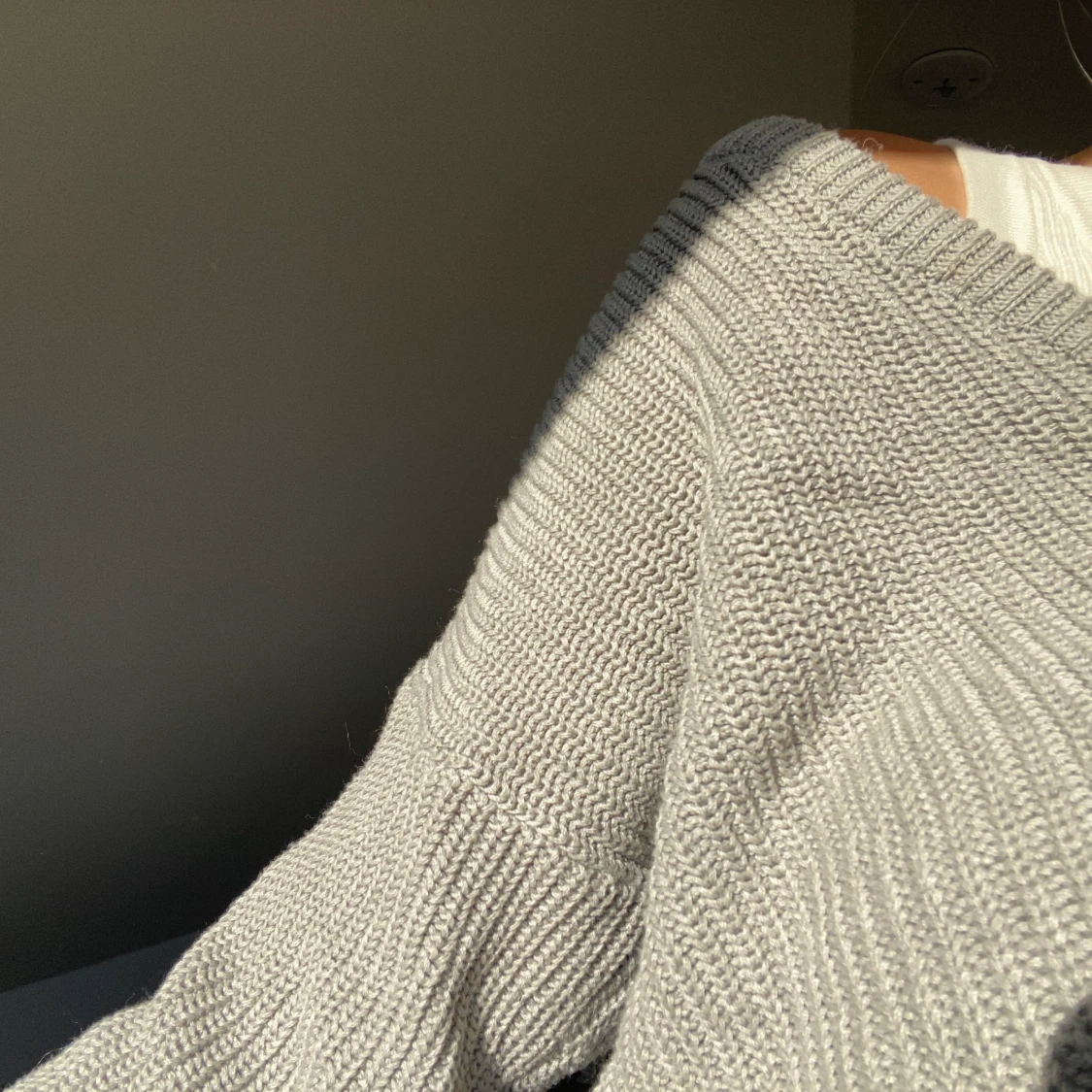 Grå stickad - 91
