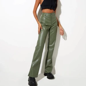 Skinn byxor - Så snygga skinn byxor från motel rocks storlek xs. Aldrig använda och prislapp kvar. True to size😍🌟