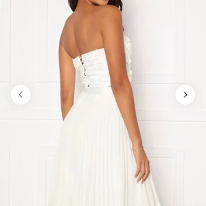 Bubbleroom korsett topp - Säljer denna jätte fina topp från bubbleroom som jag använde en gång så är som helt ny. Inga skador/missfärg/osv. Helt nyskick. 