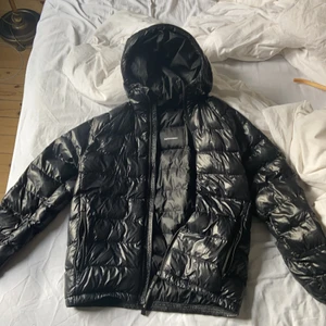 Peak Performance Vinter Jacka Storlek M - Nyskick knappt använd, köpte den förra vintern.