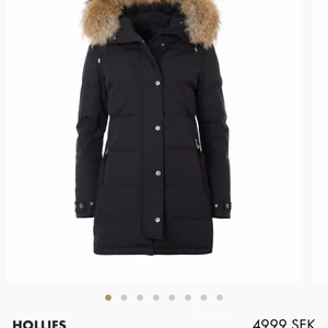 Hollies subway strl 40 - Jag säljer min hollies jacka på grund av att jag inte använder den och har knappast använt den. Den är helt oskadad och kommer med sin päls. 