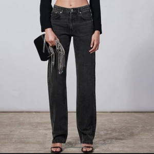 Zara jeans! - Säljer mina sprillans nya zara jeans! 💓 prislapp kvar