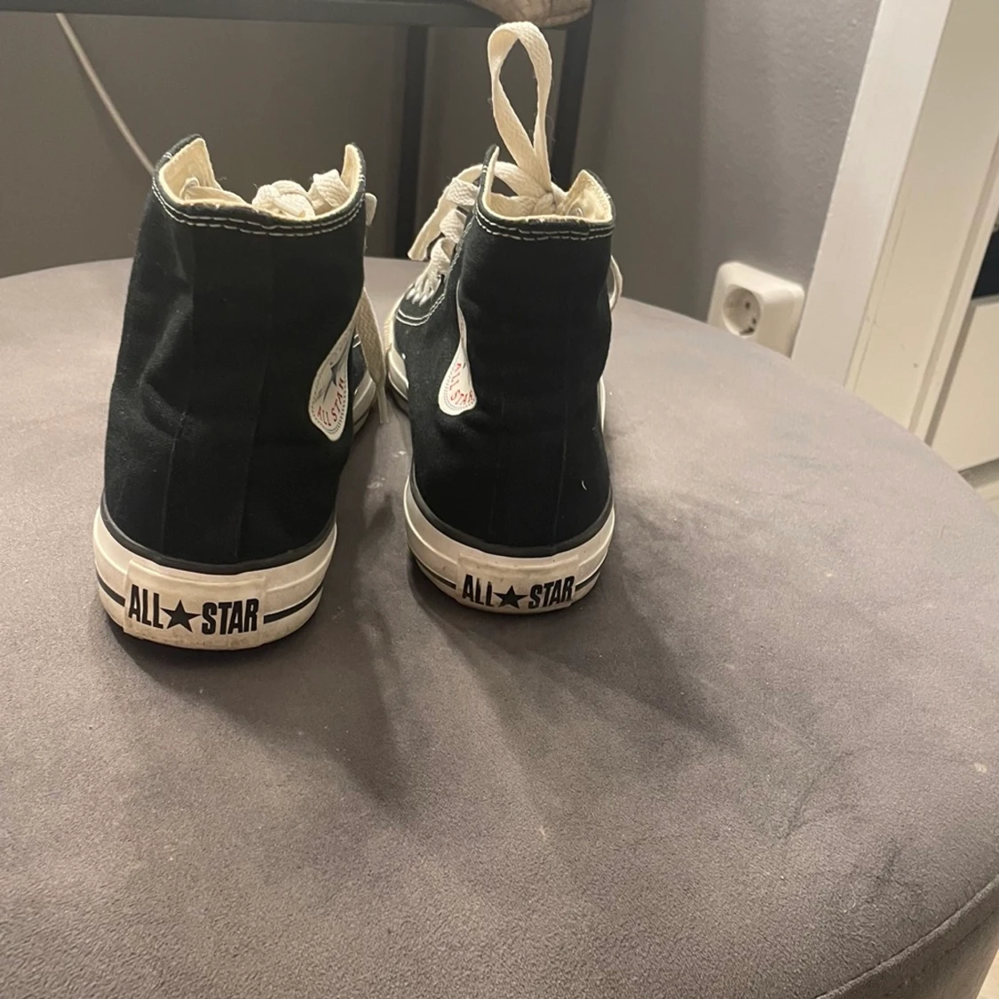 Svarta höga converse  - 91