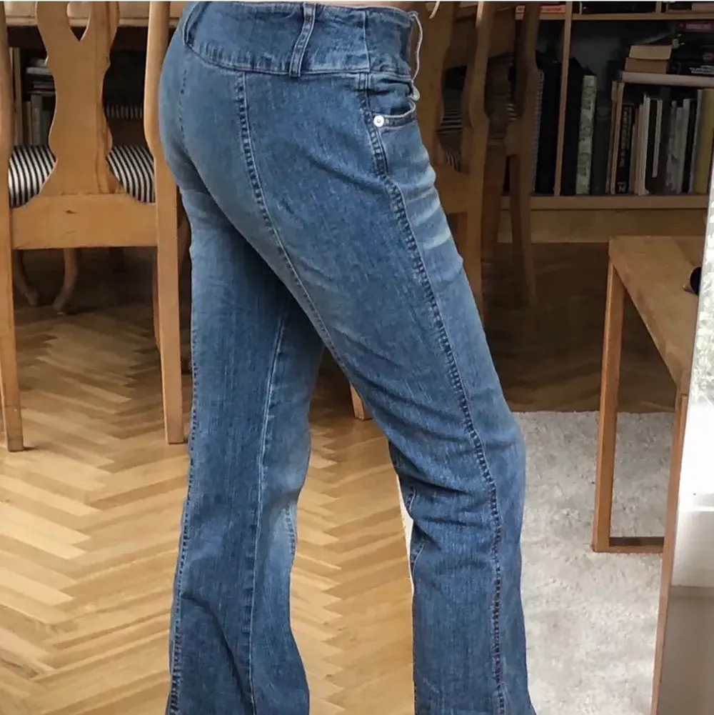 Skit snygga och trendiga lågmidjads jeans! Skriv för mått eller fler bilder❤️. Jeans & Byxor.