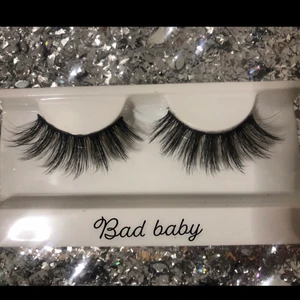 Fransar-Bad baby - Älskar fransar och andvänder varje dag! Vill sälja billiga fransar med bra tålighet. Säljer utvalda favoriter av mig för alla tillfällen och tycke/smak❤️ Finns fler av modellen finns i lager. Fler modeller kommer innom kort🥰 hör av er vid intresse eller andra frågor🥰✨