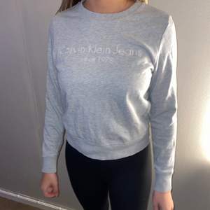 Calvin Klein sweatshirt jätte fint skick!