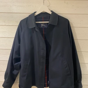 Vintage Burberry Overshirt Jacka - Vintage fodrad overshirt från designermärket Burberry Skick 8/10, Storlek Medium, Fri frakt eller meetup i GBG, Nypris runt 5000:-