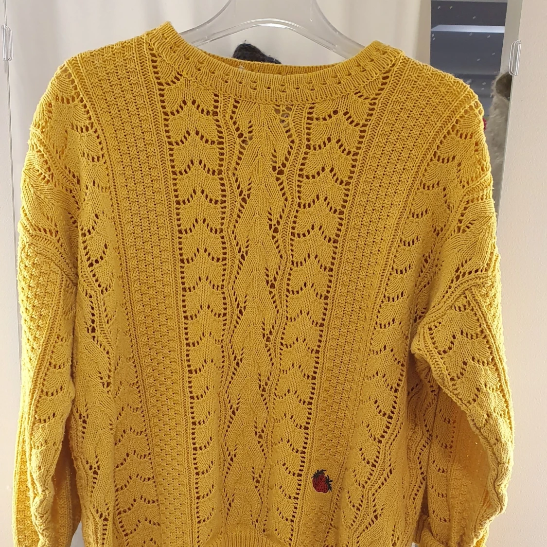 Mycket mycket söt och unik stickad tröja  - 90