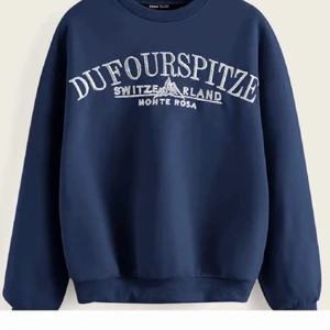 Sweatshirt - Säljer en oanvänd sweatshirt från Shein! Den är slutsåld och mycket populär. (bild är från shein, skriv för fler bilder) Buda fritt