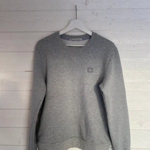 Acne Studios Sweatshirt  - Storlek M, Skick 9/10, Ursprungspris 2200:-, Mitt pris 1000 fri frakt eller meetup i GBG