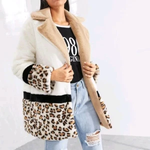 jacka  - använd 2 gånger, jättefin och skön jacka, pasar S,M